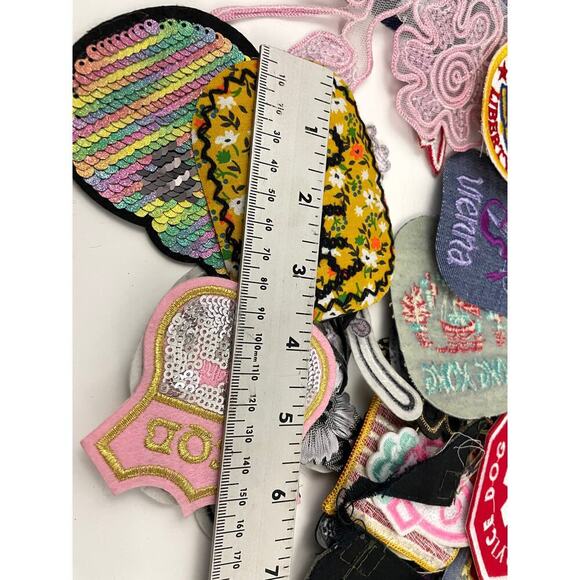 150 PC Assorted Sewing Applique Patches Iron on Sew On NEW Mixed Sequin Crafting - Picture 10 of 16